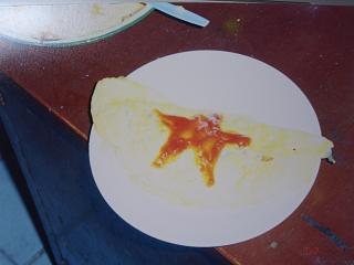 赤のオムレツ