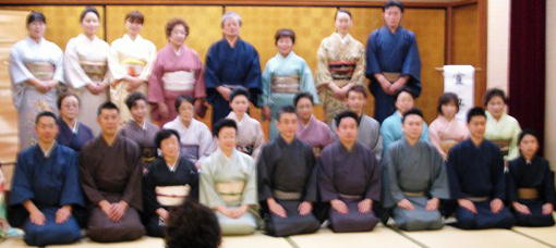 炢